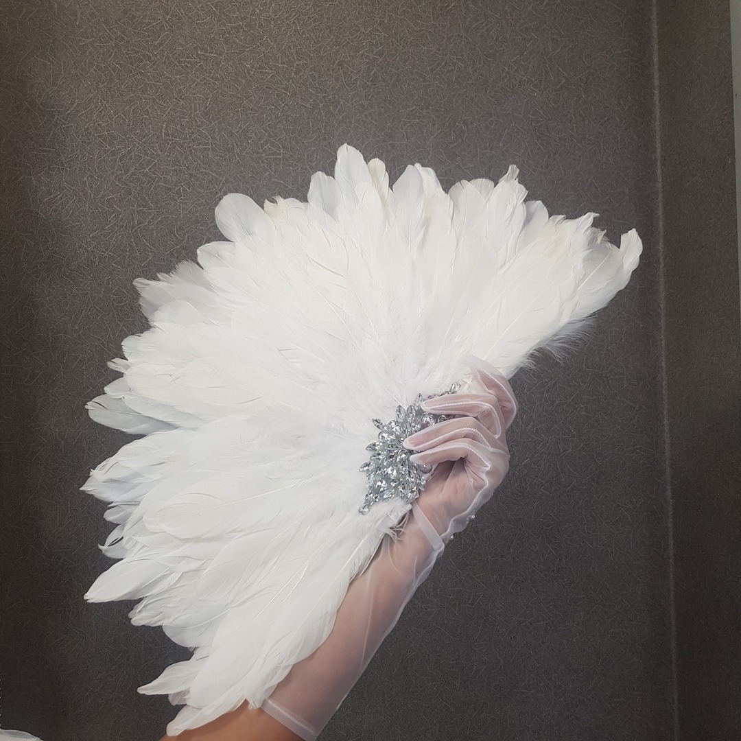 بادبزن پر سفید عروس - تصویر 2